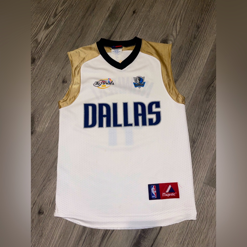Dallas Mavericks Jersey women’s Size Medium Dirk Nowitzki 2006 NBA Finals Jersey